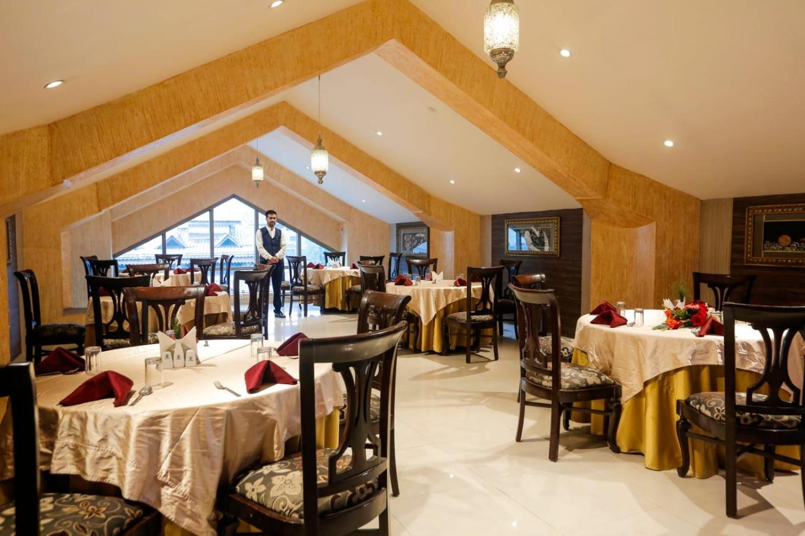 Hotel The Residency Srinagar Exteriör bild
