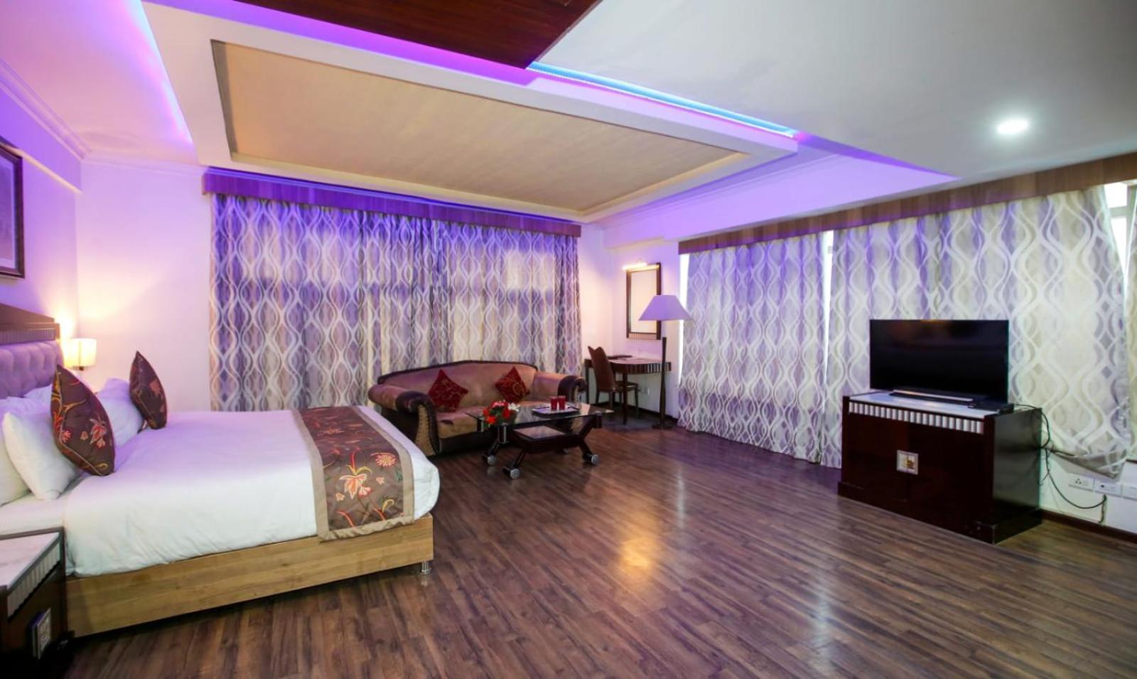 Hotel The Residency Srinagar Exteriör bild