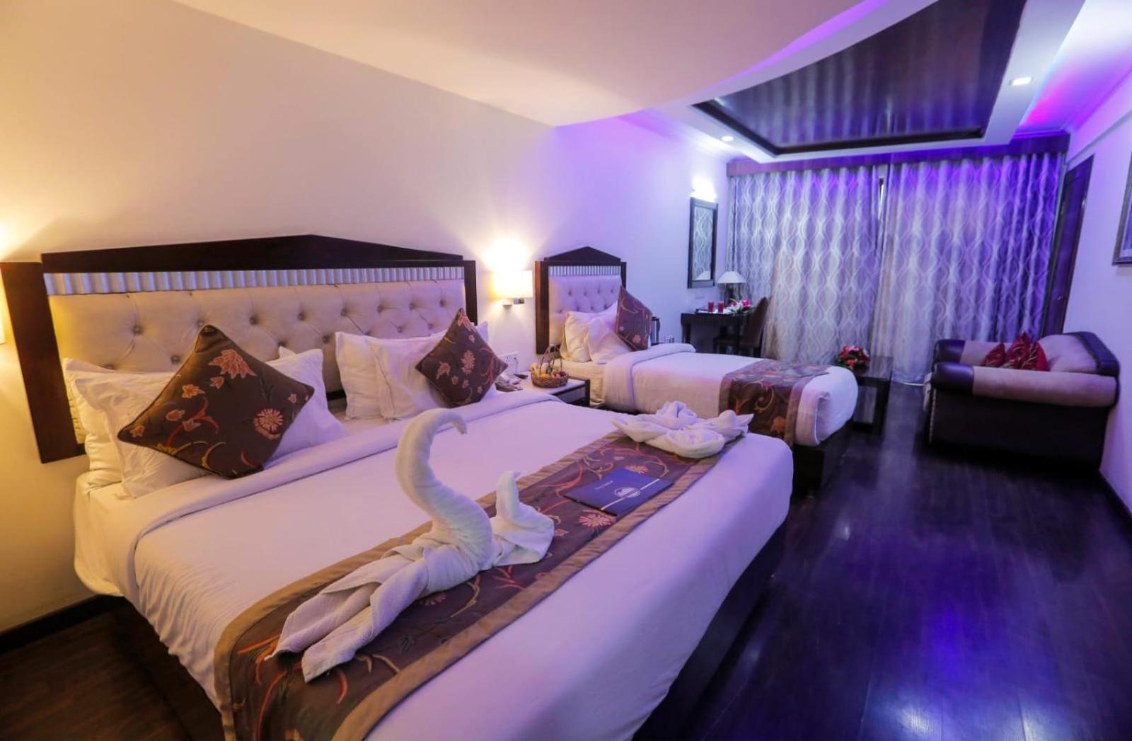 Hotel The Residency Srinagar Exteriör bild