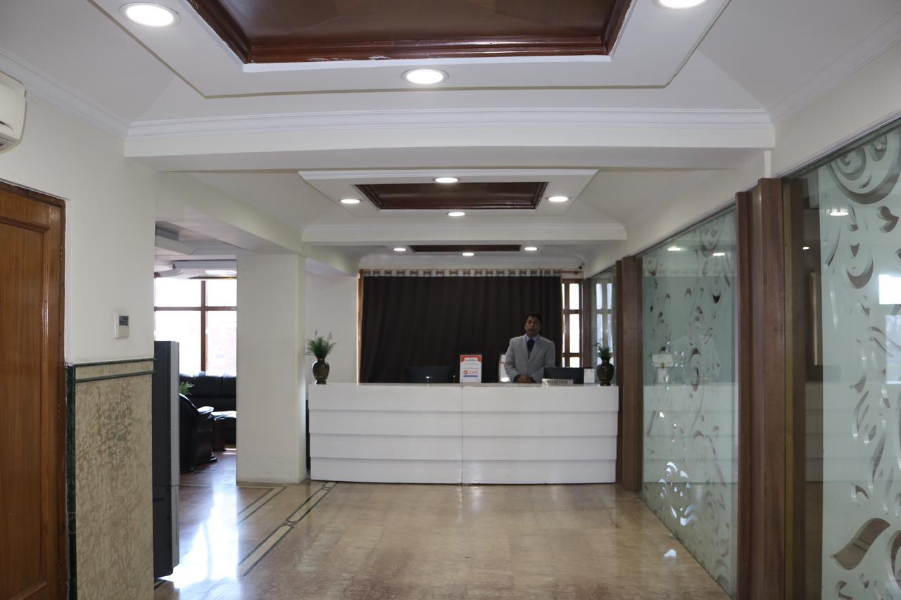 Hotel The Residency Srinagar Exteriör bild